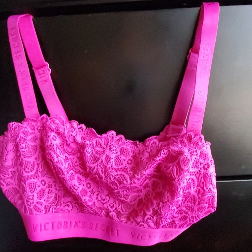 NWT Victoria's Secret bralette. Small